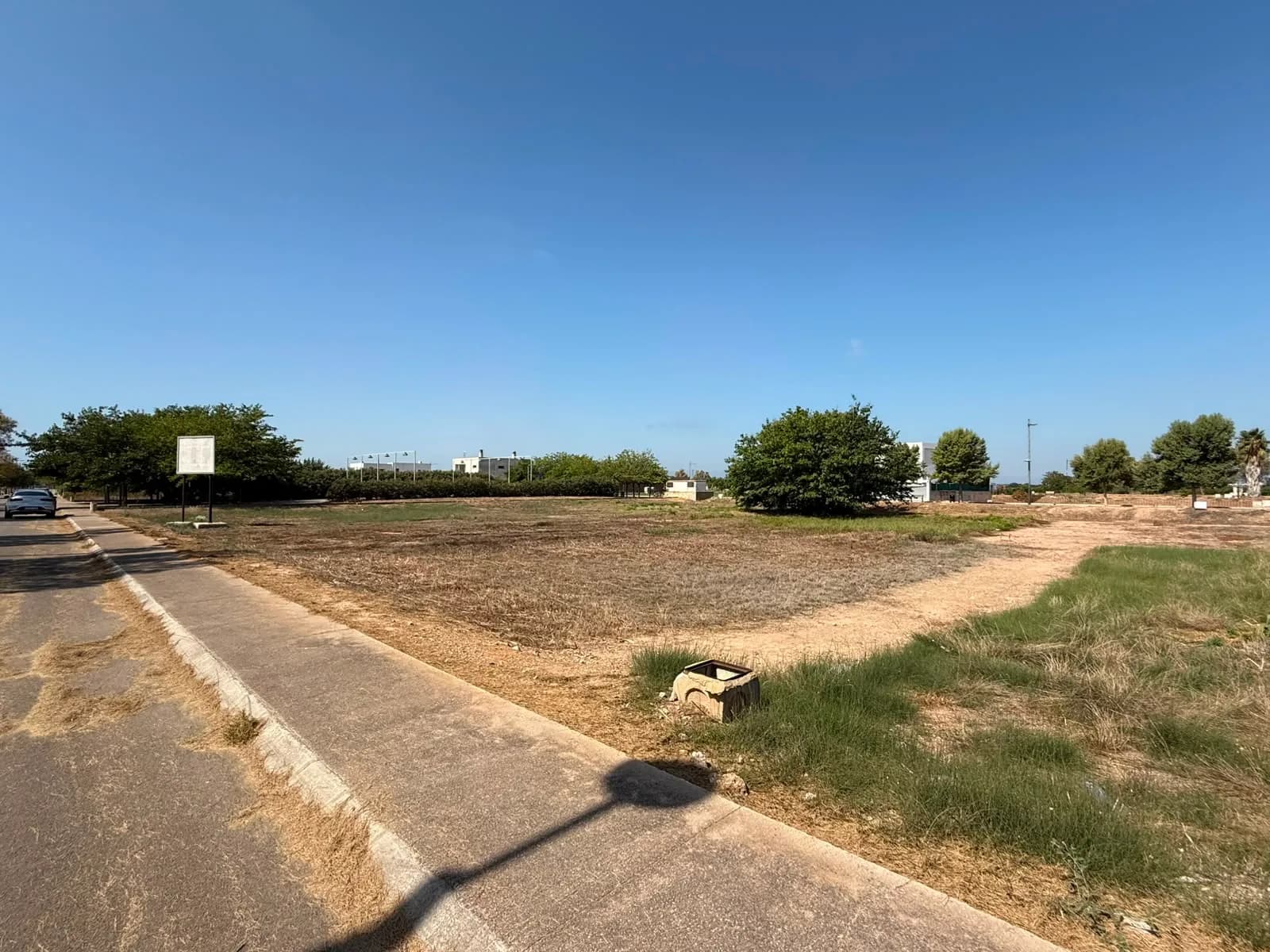 04 Parcela urbanizable junto al paseo 1650M2