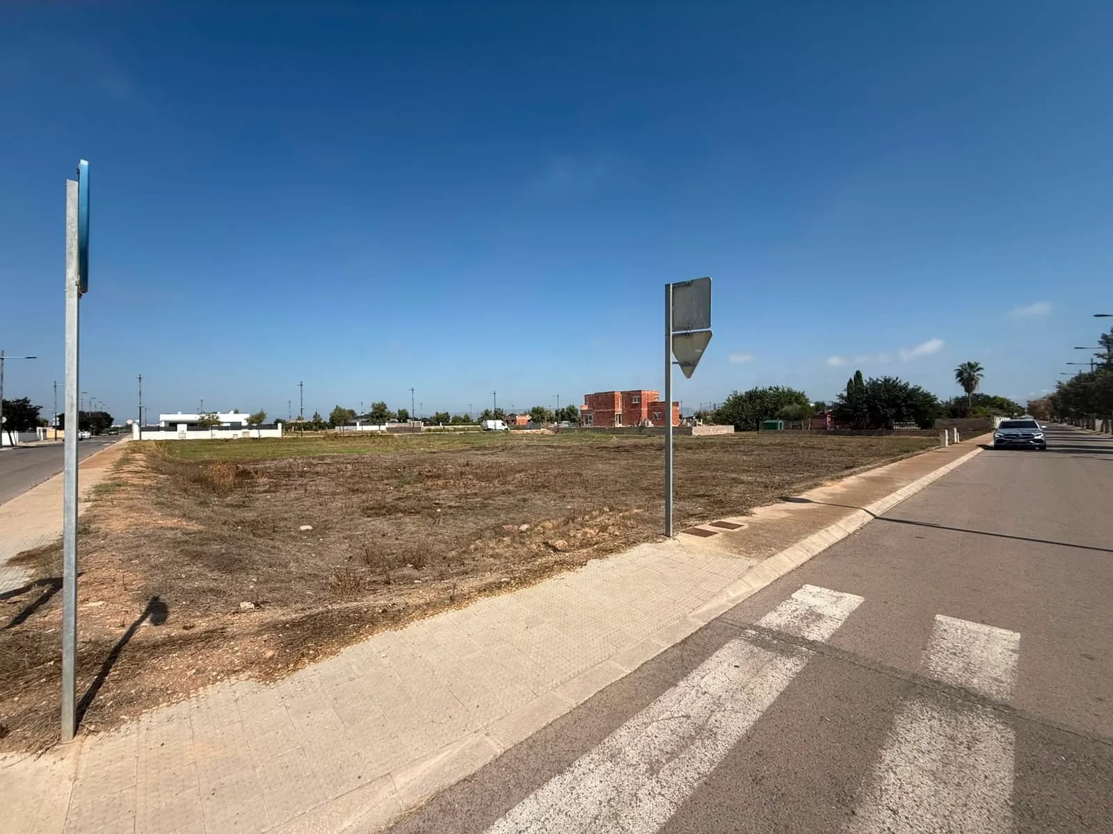 07 Parcela urbanizable junto al paseo 1850M2