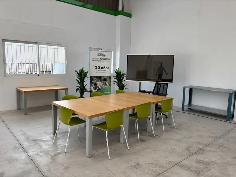 Nave industrial + Oficinas OMA